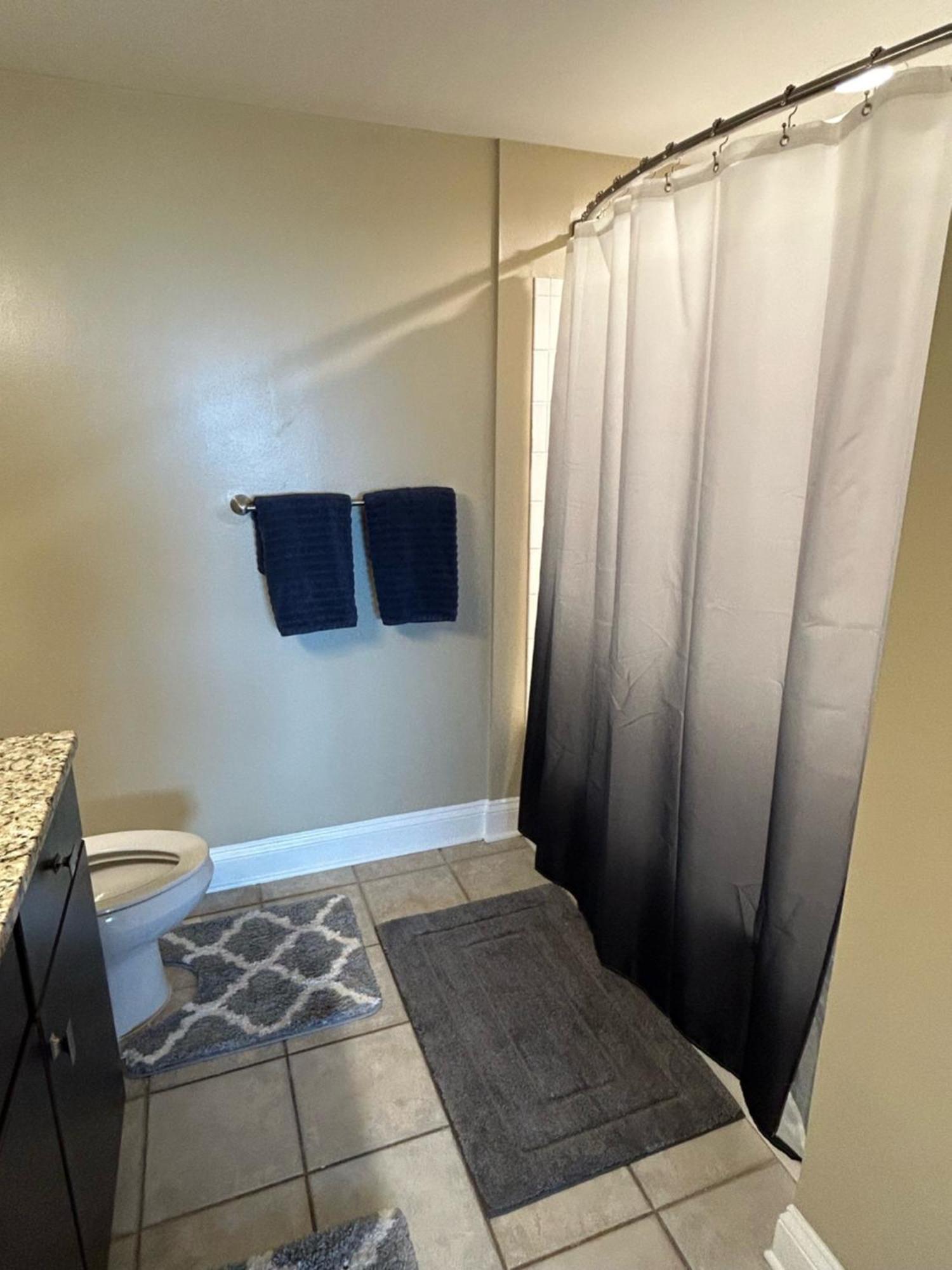 Spacious 2 Bedroom 2 Bathroom Apartment With Balcony In Uptown Charlotte! City Views & Free Parking! Buitenkant foto